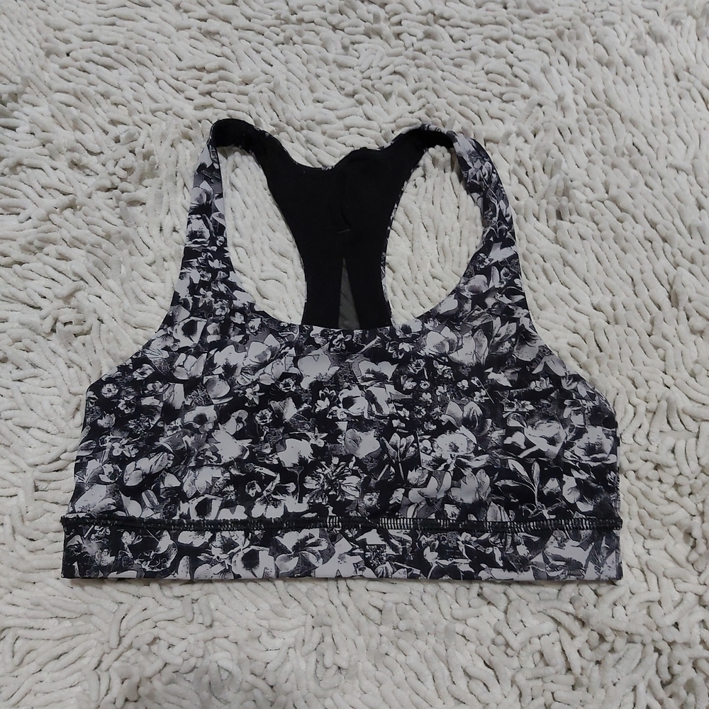Lululemon black & white pattern Invigorate bra- size 4